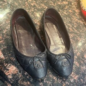 CHANEL Black Quilted Flats with Bow